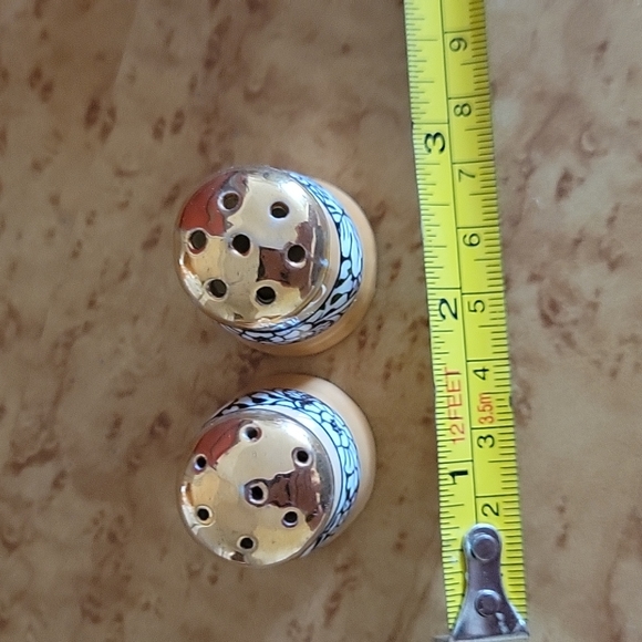 Vintage Salt and Pepper Shakers Lusterware - Picture 3 of 8